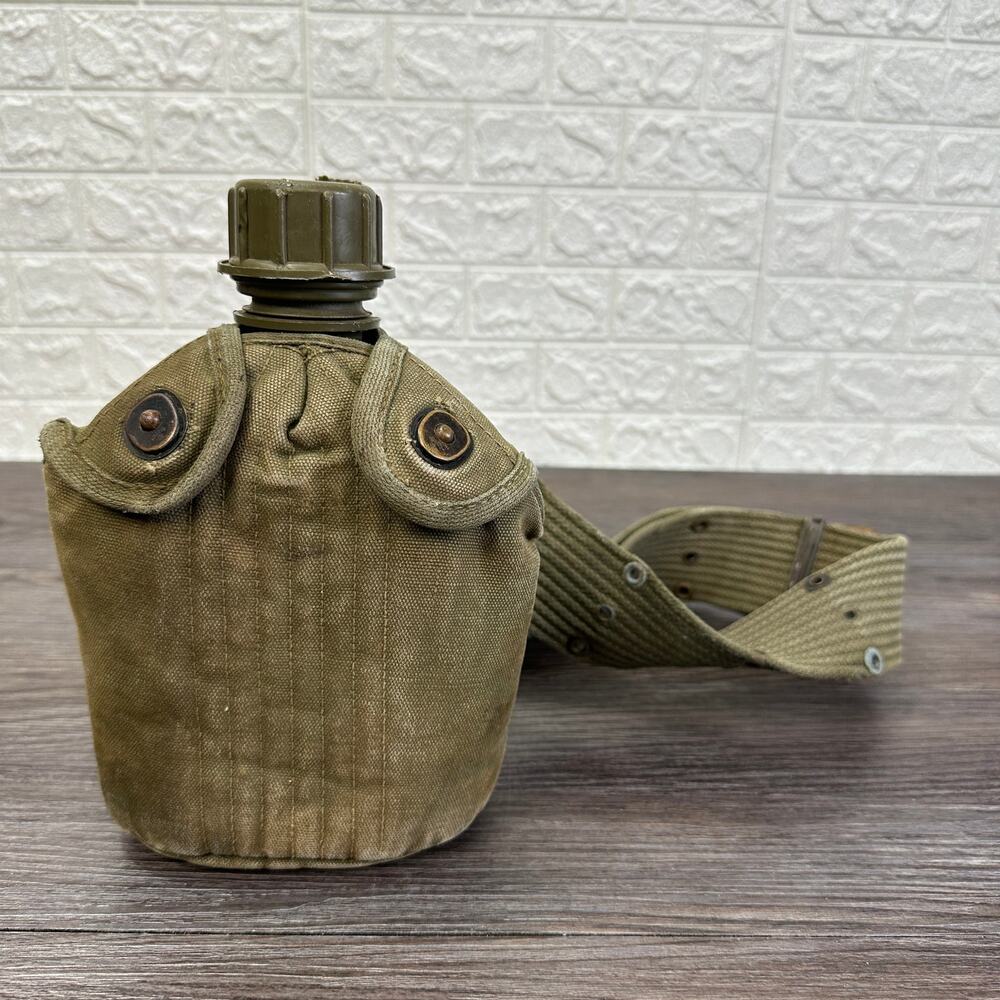 US Military Canteen Plastic Canvas Cover Adjustable Strap Olive Green VTG 1960s